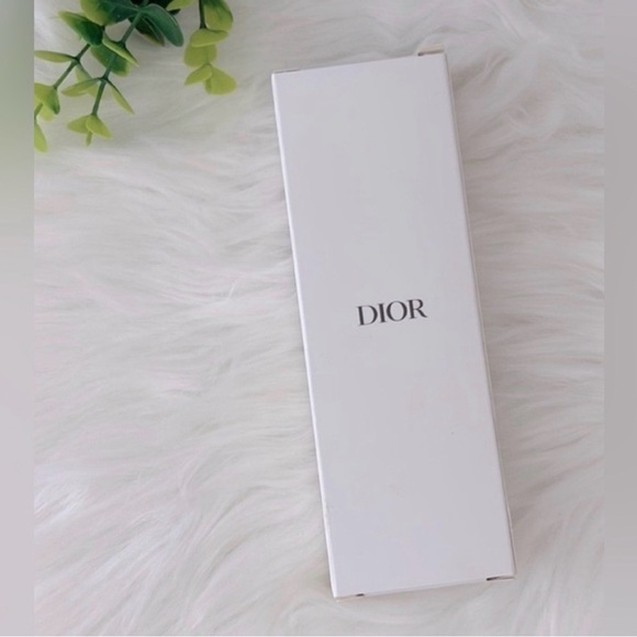 ✨ DIOR Gold-Tone Charm Key Chain/Bag Charm (New in Box) GWP - Picture 5 of 5